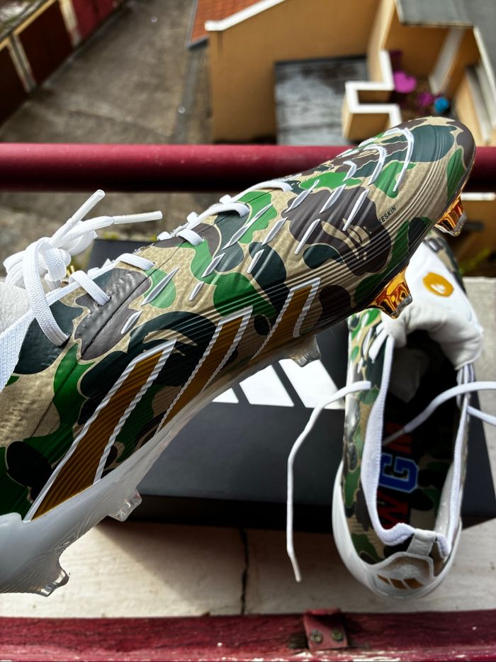 Crampons Adidas x Bape Predator - Taille 44 - Neufs - photo numéro 5