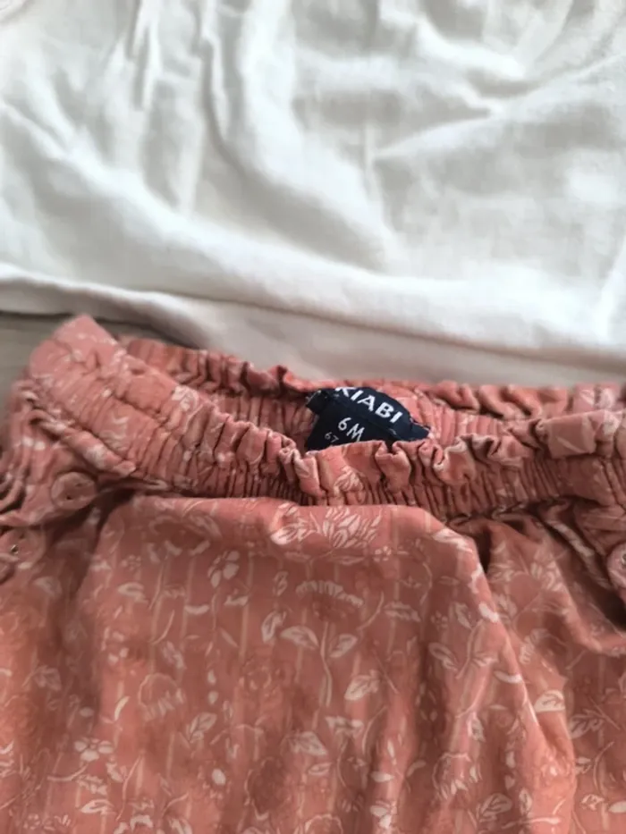 Magnifique ensemble débardeur short fleuri Kiabi 6 mois - photo numéro 5