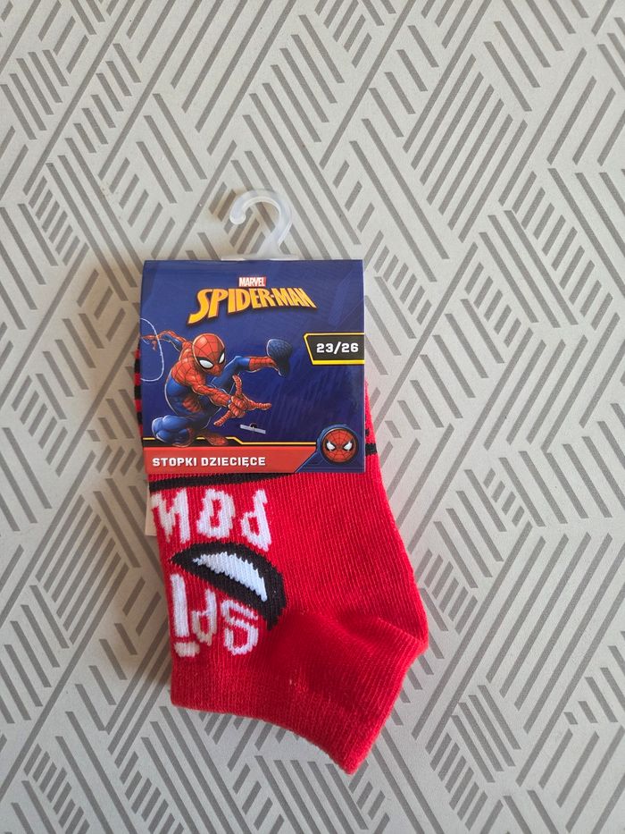 1 paire de chaussettes neuves spider man 23/26