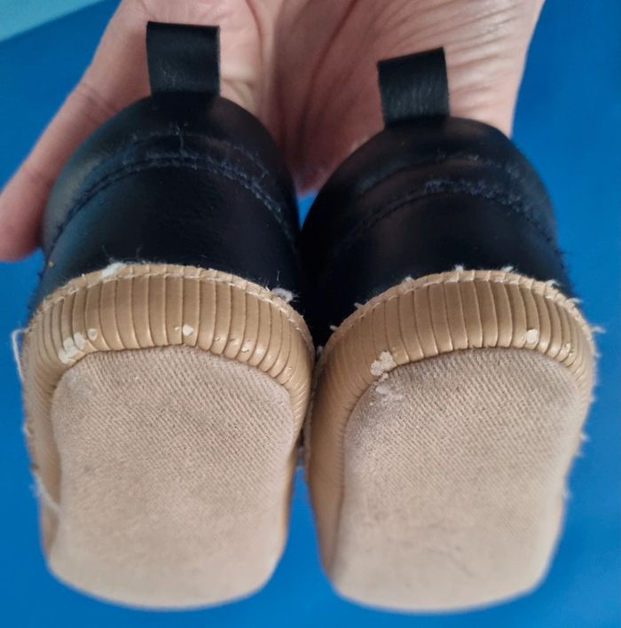 Petites chaussures fourrées 6.9 mois - photo numéro 5