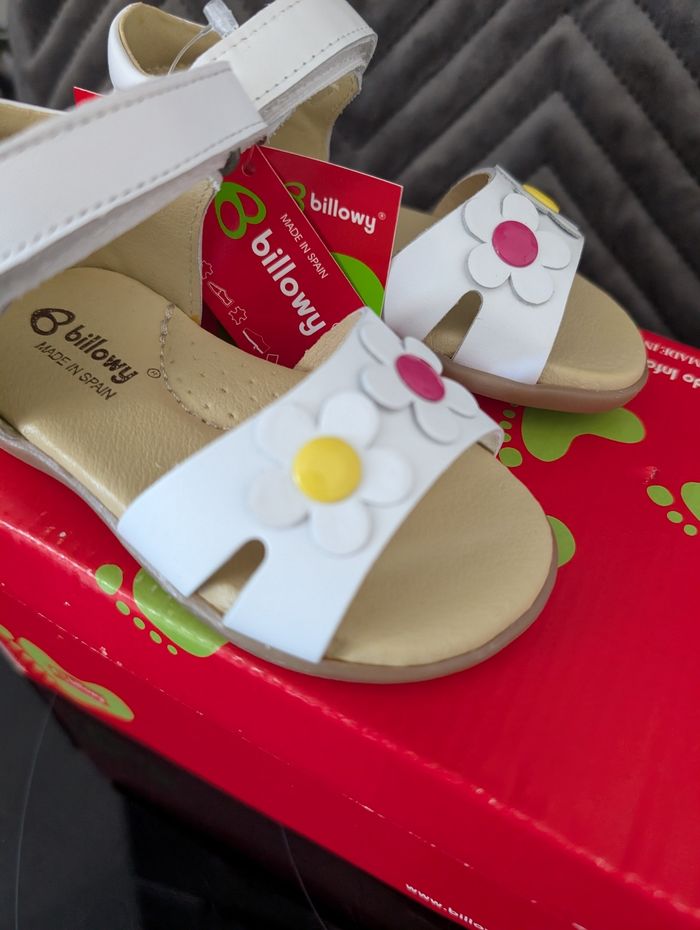 Sandales d'été fille tout cuir. Taille 20 grande. Neuf. Billowi - photo numéro 4