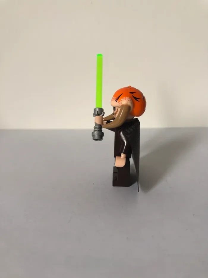 Figurine type lego Jedi Saessee Tin . Star Wars - photo numéro 2