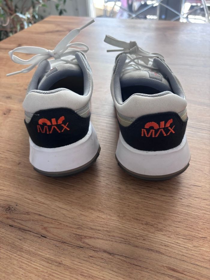Jordan 3 Gomme rétro noir et blanc taille 38 ou us5.5 - photo numéro 7