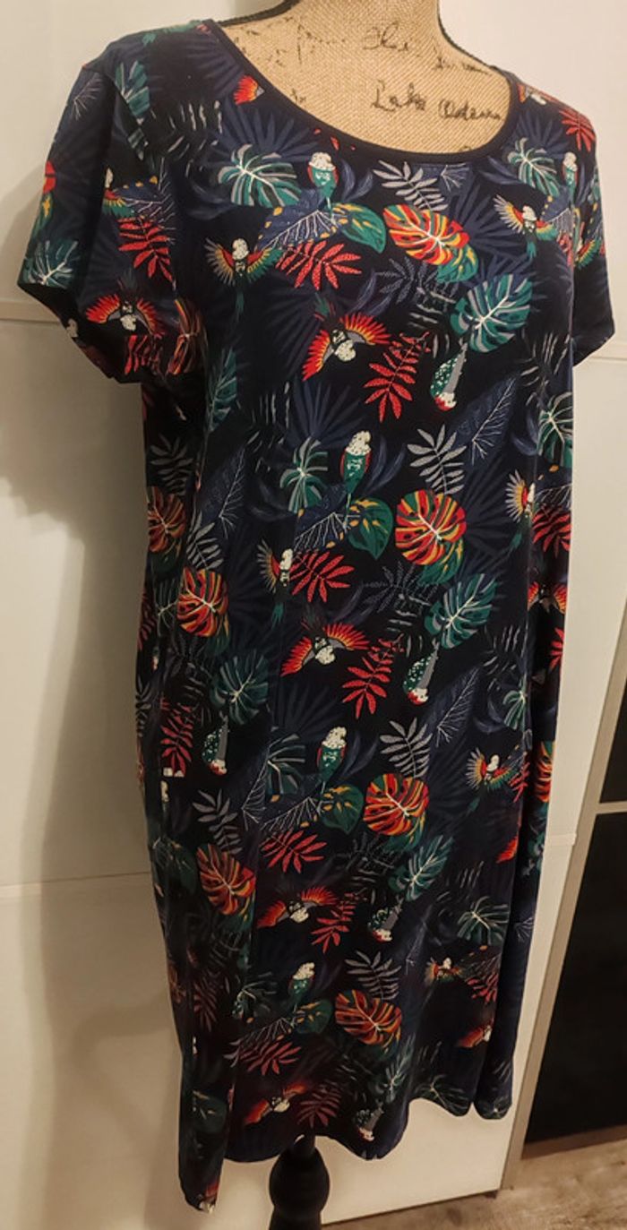 robe taille 42/44 - photo numéro 2