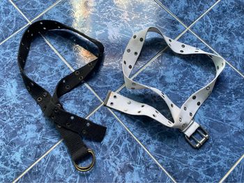 2 ceintures noire et blanche 100 cm