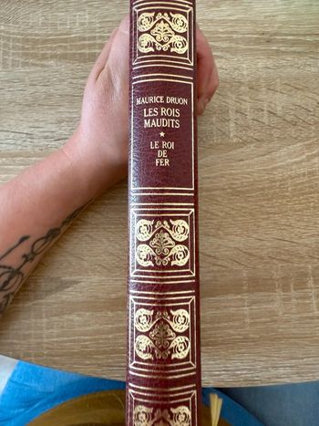 📚 livre : Les rois maudit - le rois de fer 📚