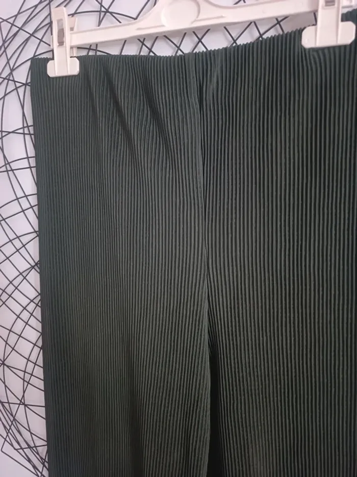 Pantalon large plissé kaki mango taille M - photo numéro 2
