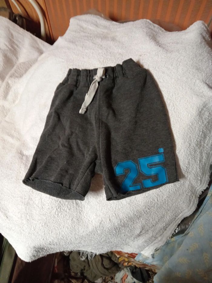 Short garçon - photo numéro 1