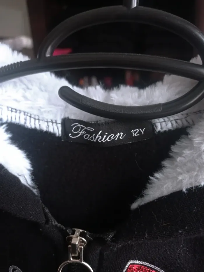 Veste noir motif poupée Lol - photo numéro 4