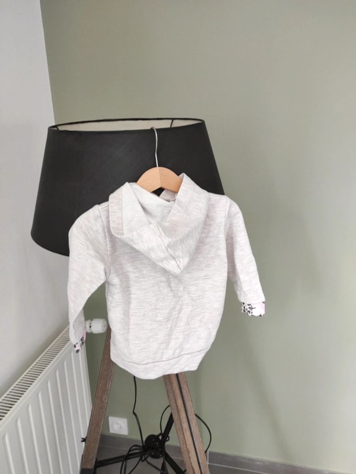 Sweat à capuche 18 mois - photo numéro 5