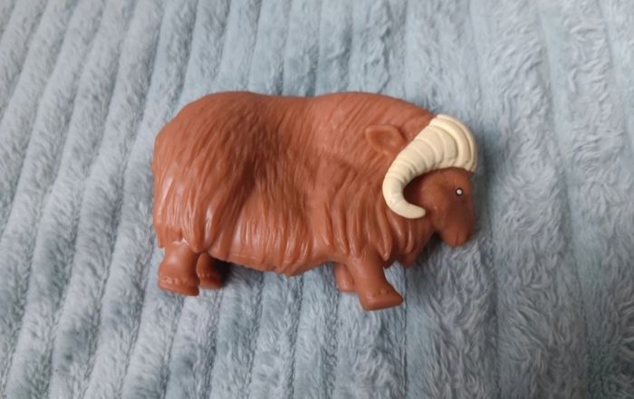 Figurine bœuf musqué - photo numéro 2