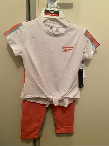 Ensemble reebok 3 pièces 4/5 ans neuf