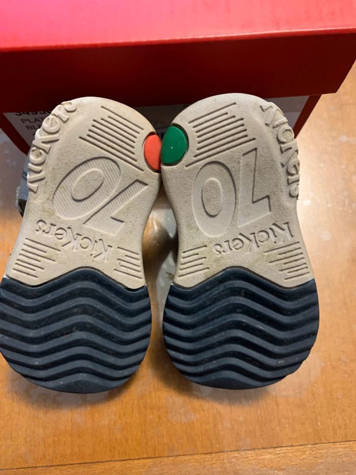 Sandale Kickers taille 19 - photo numéro 4