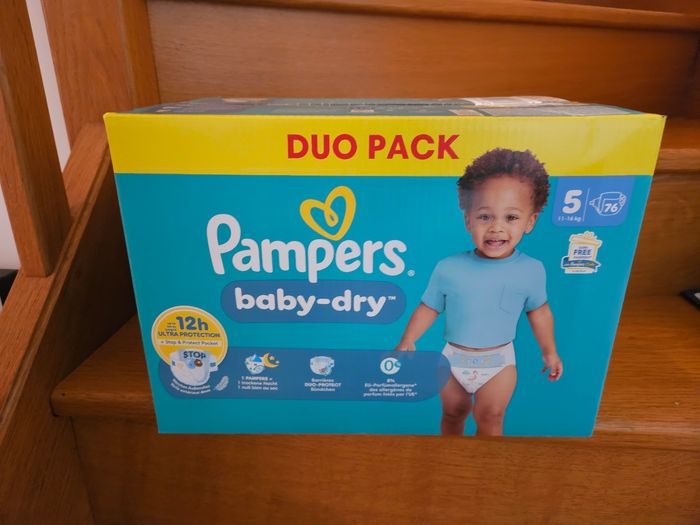Pack de Pampers Baby-Dry, taille 5 (11-16 kgs), 76 couches
