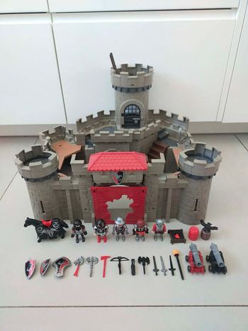 Chateau playmobil 6001 avec accessoires et personnages 