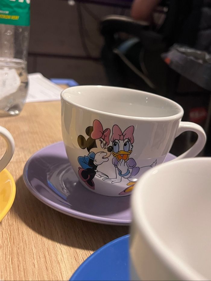 Tasses avec assiettes - photo numéro 4