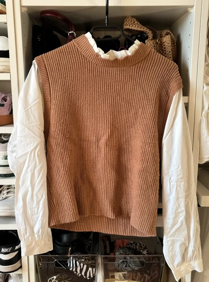 Pull maille marron avec blouse intégrée