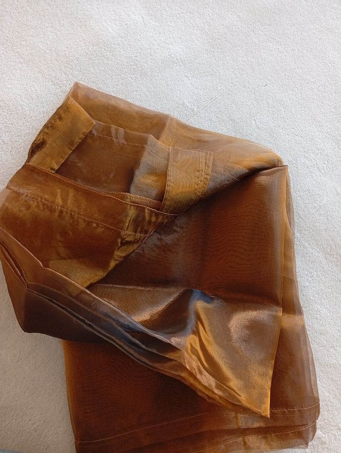 Rideau Voilage cuivrée. Étoffes