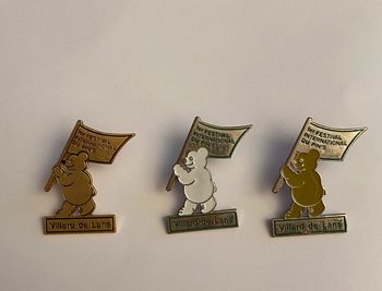 Lot de 3 pins  / pin’s Villard de Lans 1er festival du pins