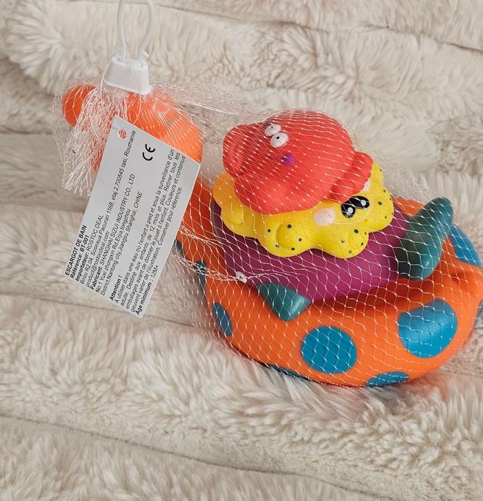 Ensemble de 4 jouets de bain bebe 12 mois Neufs - photo numéro 5