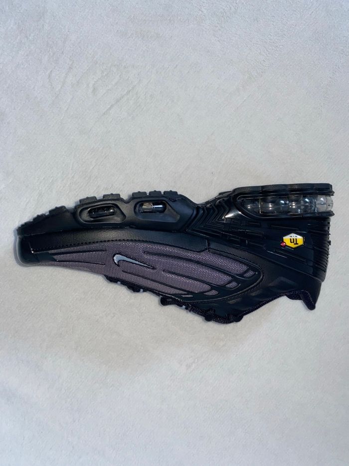 Nike Air Max Plus Tn colorway Triple Black - photo numéro 7