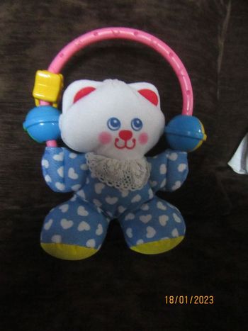 peluche hochet