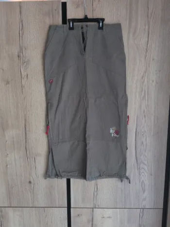 Jupe longue kaki style cargo
 Taille 40