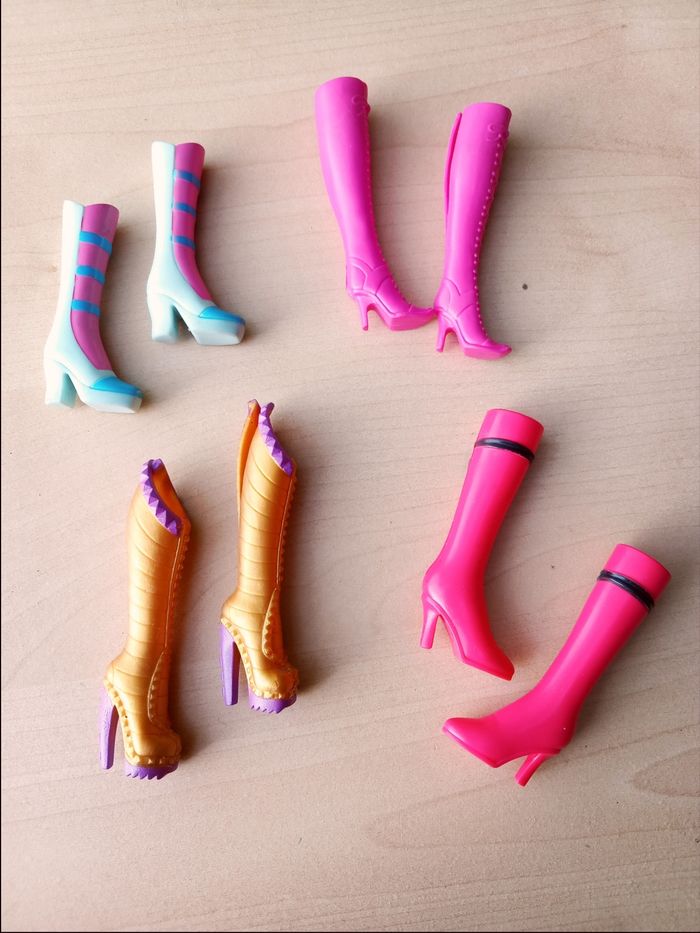 Lot de 4 paires de bottes & cuissardes pour poupée Barbie - photo numéro 4