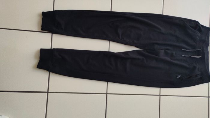 Bas de jogging noir KIABI taille 34 (14 ans) comme NEUF - photo numéro 7