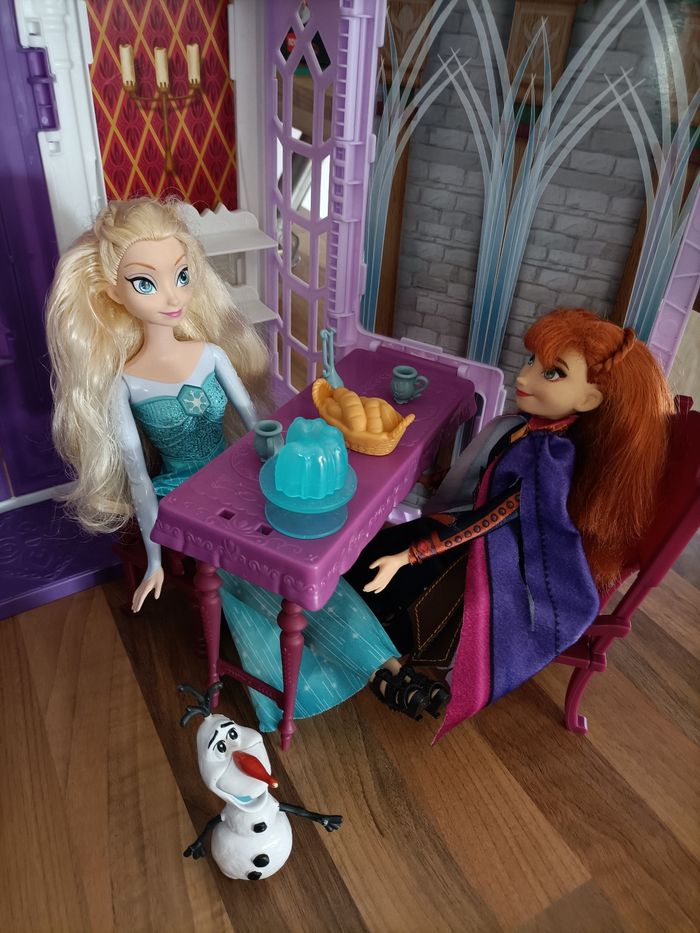 Château Arendelle Reine des Neiges + Elsa + Anna + Nok + accessoires - photo numéro 2