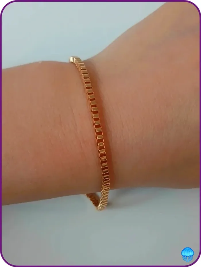 Bracelet doré élégant tendance féminine - photo numéro 2