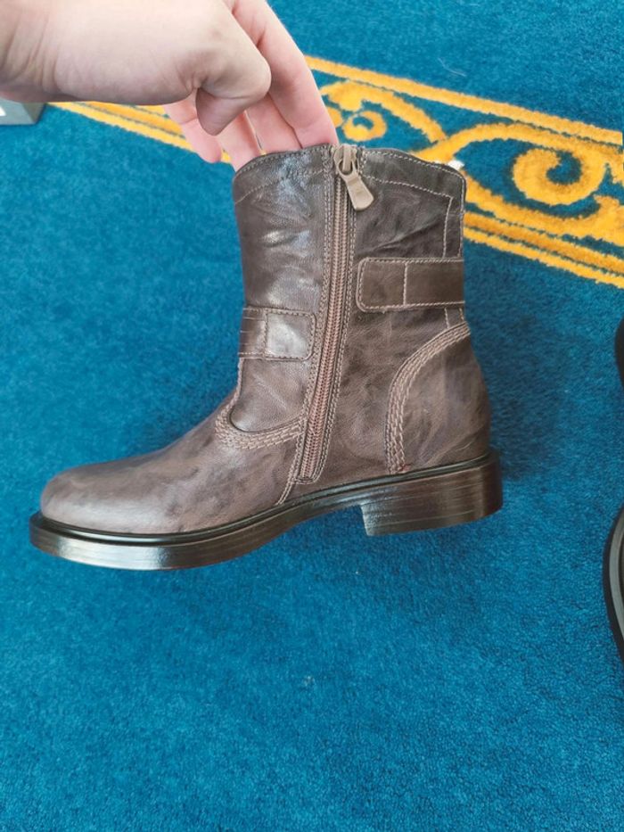 Bottines Nero Giardini en cuir marron, style motard chic - photo numéro 12