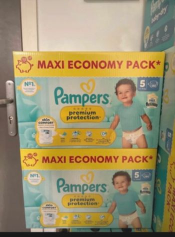 Deux cartons de Pampers