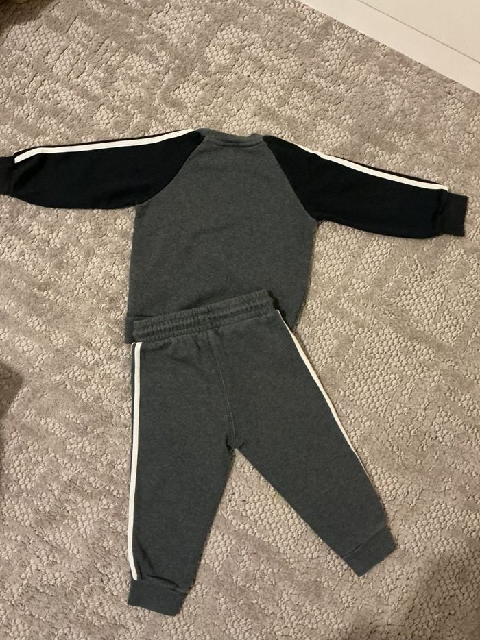 Ensemble Adidas 18/24 mois - photo numéro 3