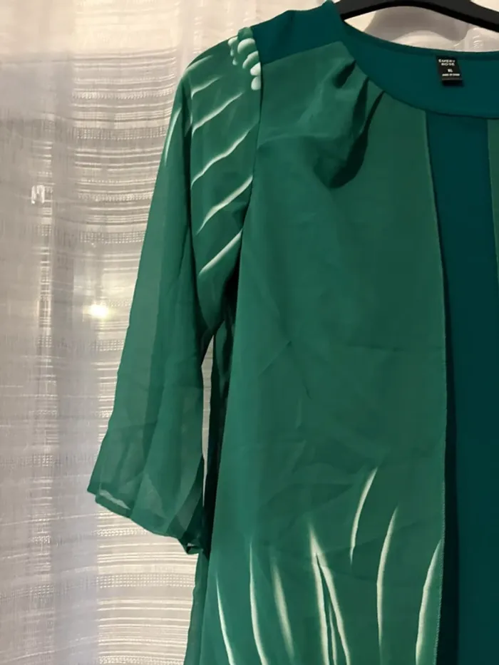 Robe verte fleurie - photo numéro 3