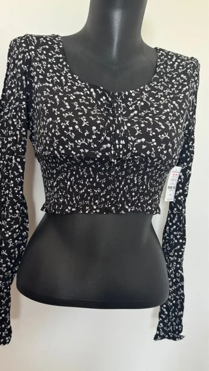 Crop top noir neuf - photo numéro 2