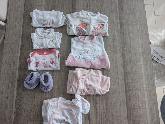 Lot 1 mois body pyjama chausson