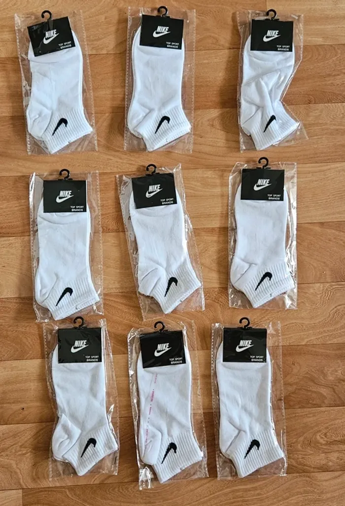 Lot de 9 paires de chaussettes Nike courtes blanches