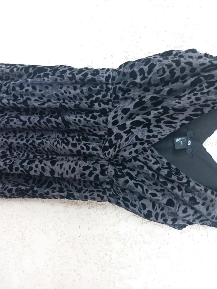 Robe H&M 1 article acheté= 1 gratuit - photo numéro 4