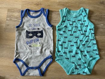 Lot bodys débardeur taille 18 mois