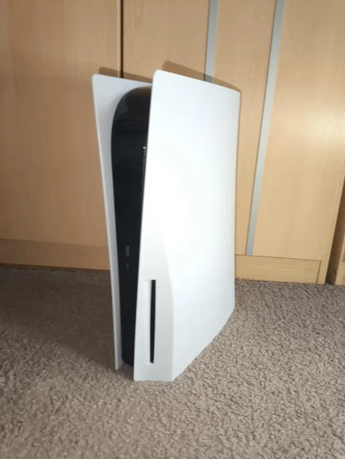 PlayStation 5 Disc Edition – Excellent état – Pack avec 7 jeux et 2 manettes