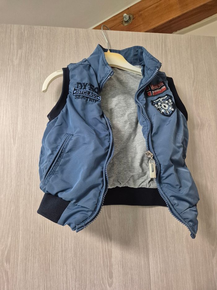 Lot de 2 vestes sans manches 6ans - photo numéro 4
