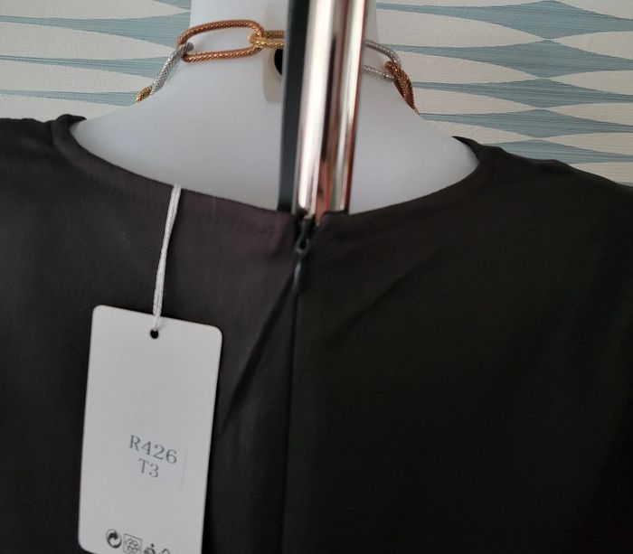 Robe noire à martingale et manches longues Christy taille 3 (44/46) neuve avec étiquette - photo numéro 13