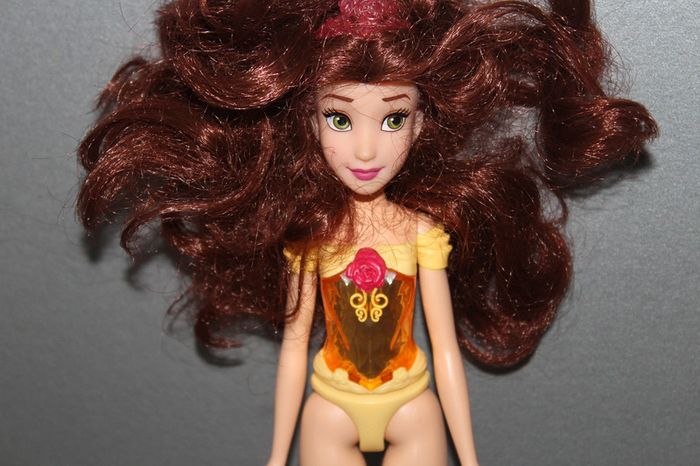 Figurine Belle - Disney - photo numéro 2