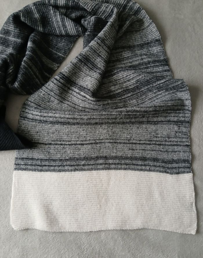 Écharpe 
Dimensions : 184 cm x 50 cm - photo numéro 3