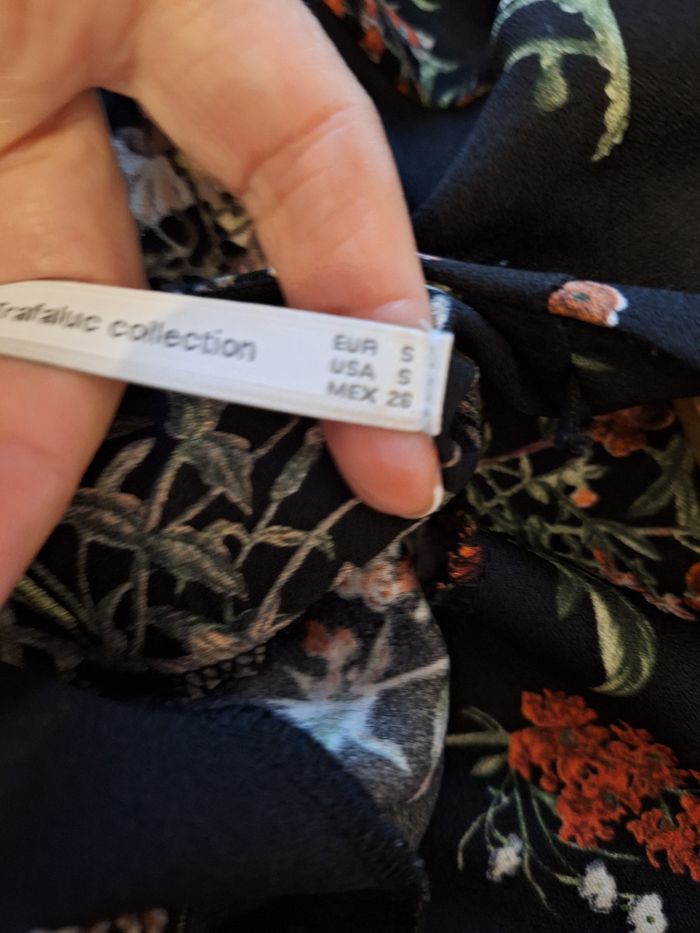 Salopette short  a fleurs zara trafaluc - photo numéro 6