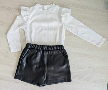 Ensemble Tee-shirt ML + Short similicuir TBE