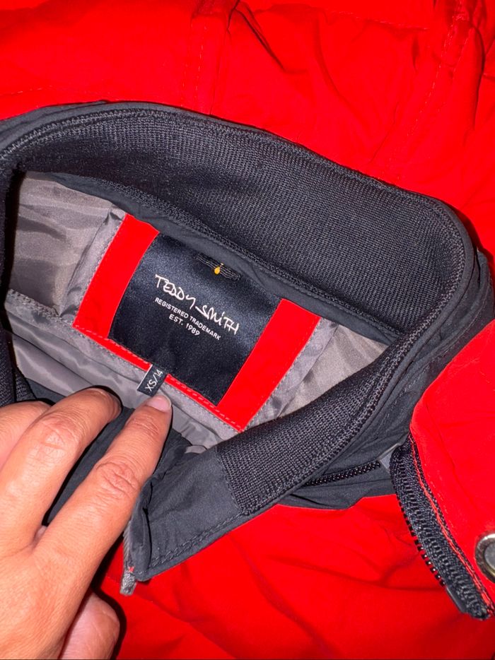 Manteau d’hiver garçon taille 14 ans Teddy Smith rouge en très bon état - photo numéro 8