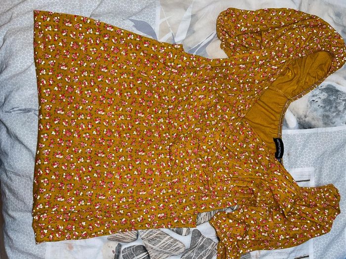 robe cache coeur moutarde
