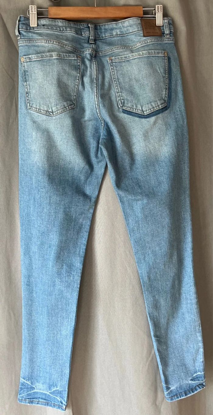 Jean femme troués mango en très bon état taille 40 - photo numéro 2